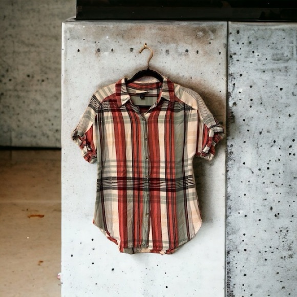 Universal Thread Salmon Pink/White/Navy/Light Blue Rayon Plaid Shirt - Picture 4 of 11